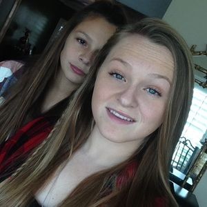 Meet your Posher, Caroline